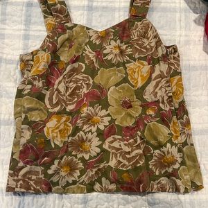 super cute floral top